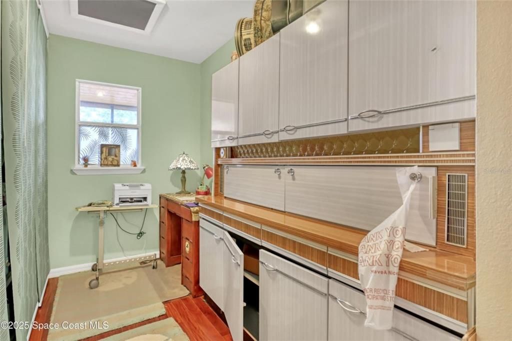 For Sale: $175,000 (3 beds, 3 baths, 1618 Square Feet)