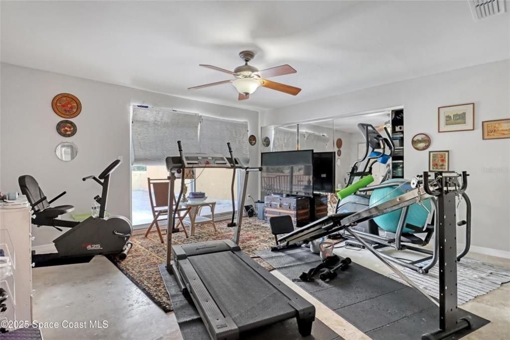 For Sale: $175,000 (3 beds, 3 baths, 1618 Square Feet)