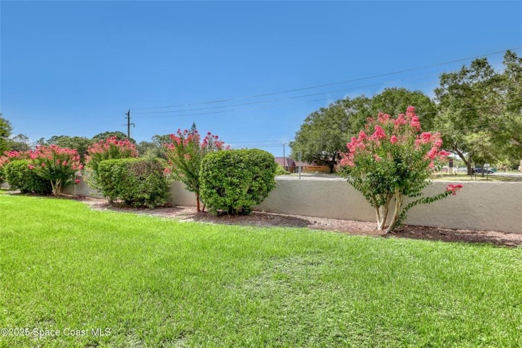 For Sale: $175,000 (3 beds, 3 baths, 1618 Square Feet)