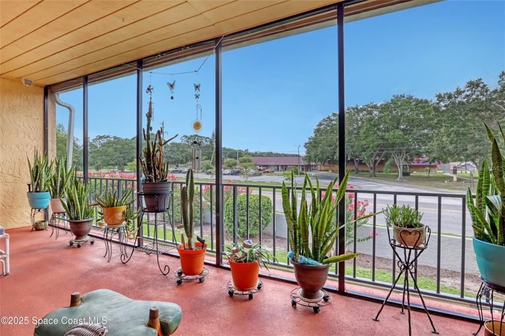 For Sale: $175,000 (3 beds, 3 baths, 1618 Square Feet)