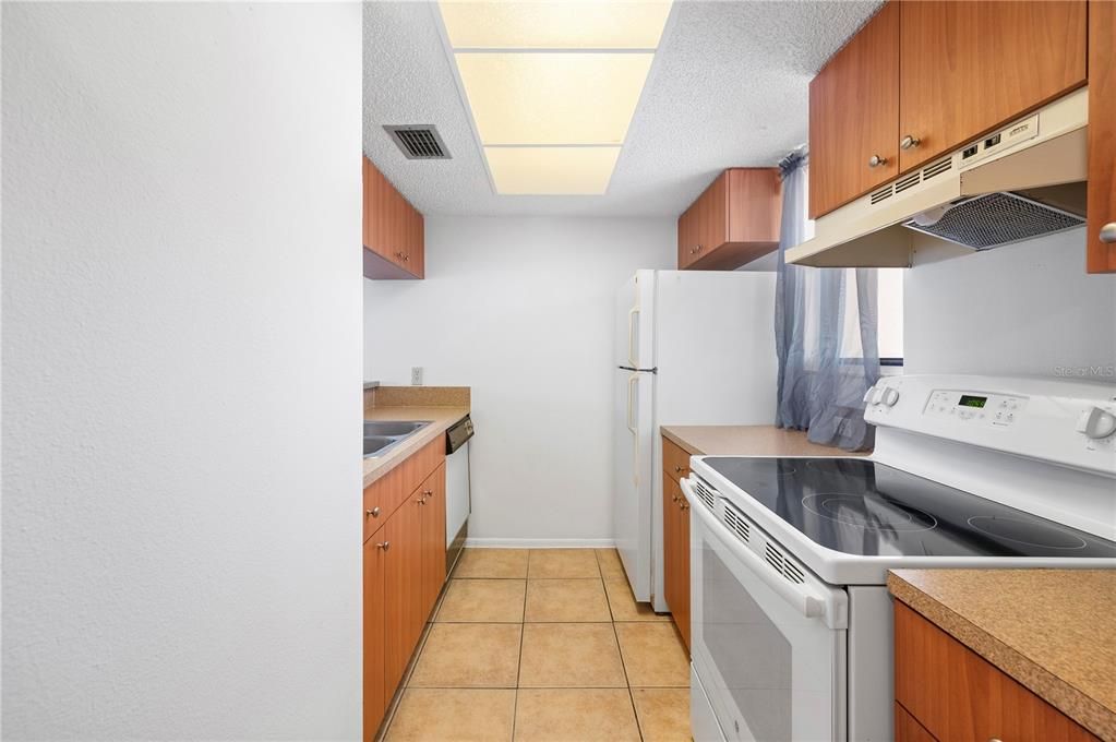 На продажу: $69,000 (2 спален, 1 ванн, 780 Квадратных фут)