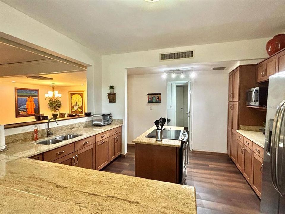 For Rent: $14,000 (3 beds, 3 baths, 3086 Square Feet)