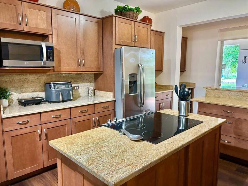 For Rent: $14,000 (3 beds, 3 baths, 3086 Square Feet)