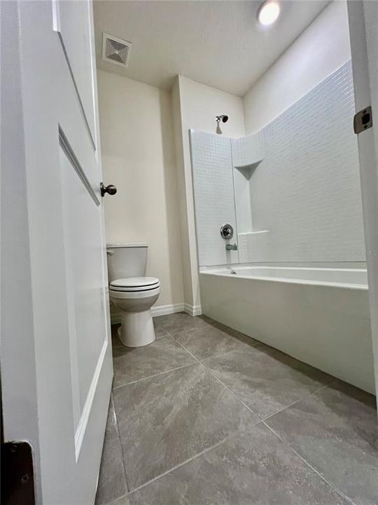 出租: $2,750 (5 贝兹, 3 浴室, 2605 平方英尺)