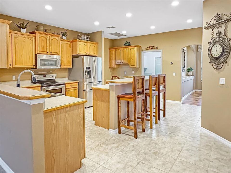 Active With Contract: $573,900 (4 beds, 3 baths, 2821 Square Feet)
