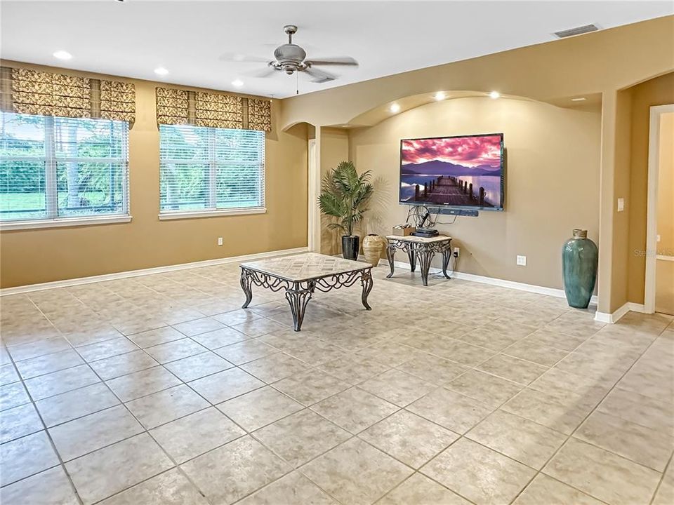 Active With Contract: $573,900 (4 beds, 3 baths, 2821 Square Feet)