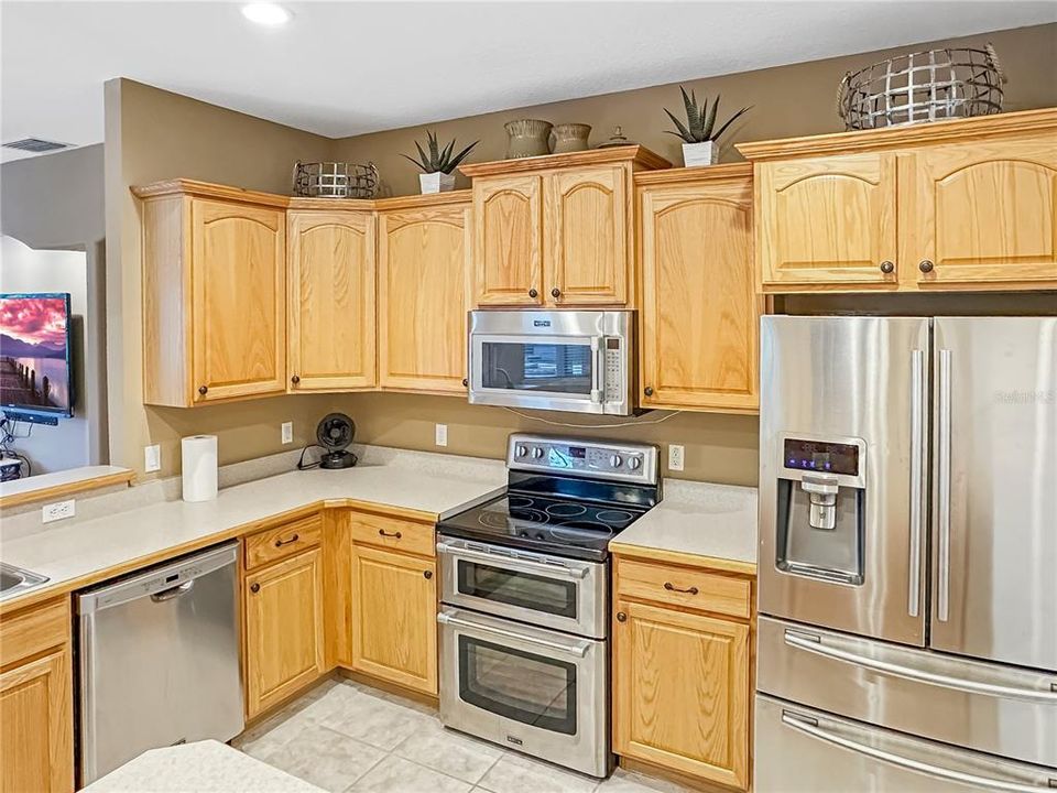 Active With Contract: $573,900 (4 beds, 3 baths, 2821 Square Feet)