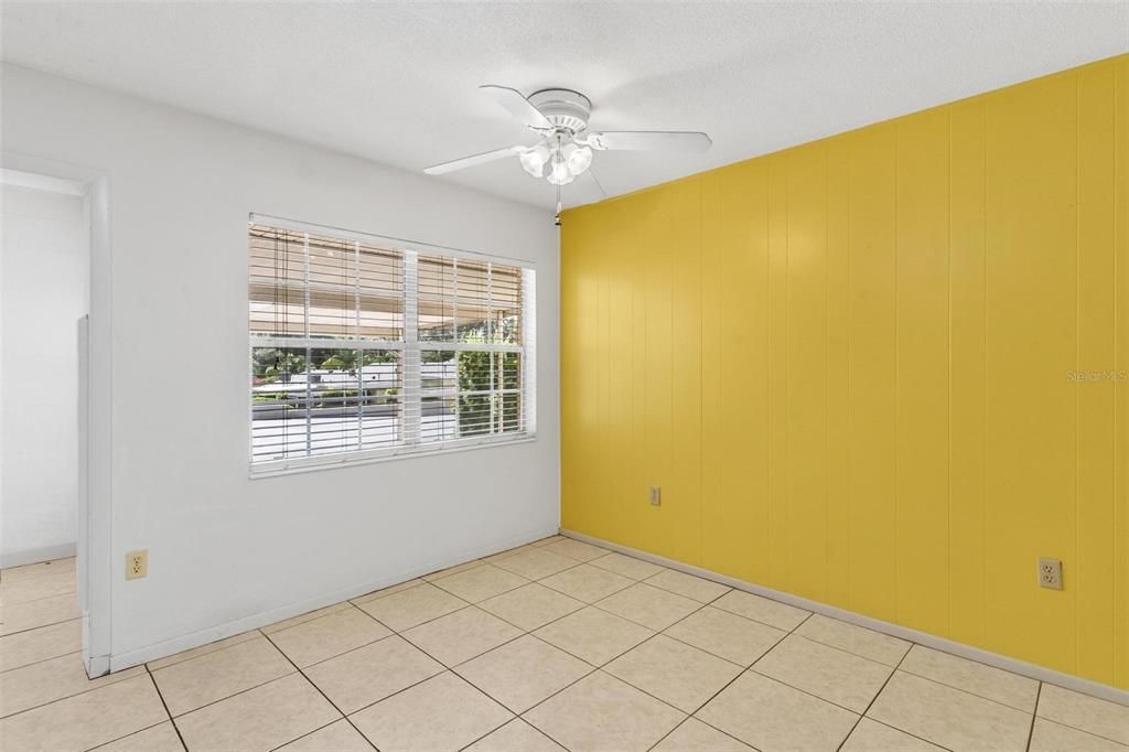 На продажу: $275,000 (2 спален, 1 ванн, 1020 Квадратных фут)