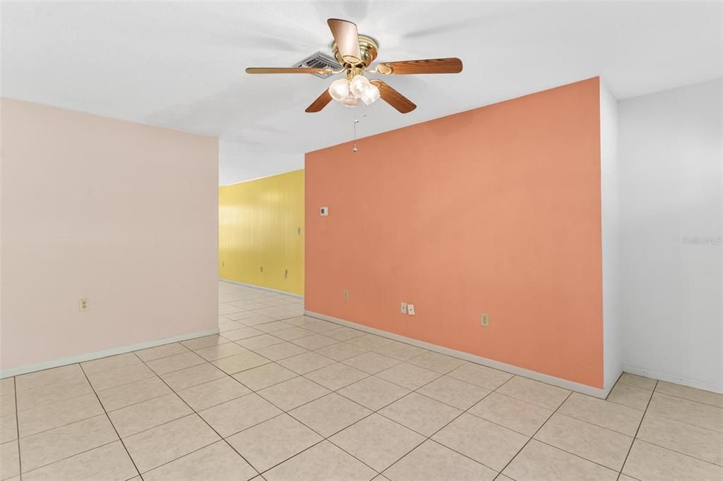 На продажу: $275,000 (2 спален, 1 ванн, 1020 Квадратных фут)