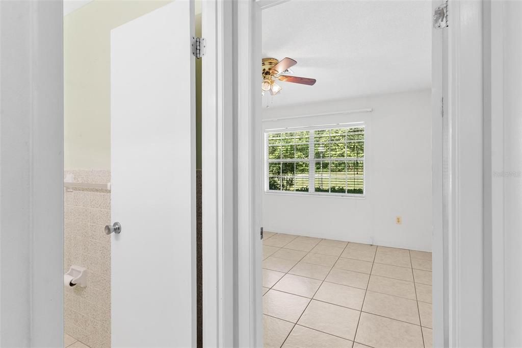 На продажу: $275,000 (2 спален, 1 ванн, 1020 Квадратных фут)