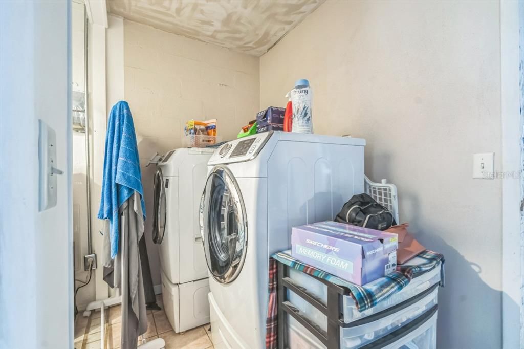 待售: $379,990 (6 贝兹, 0 浴室, 3758 平方英尺)