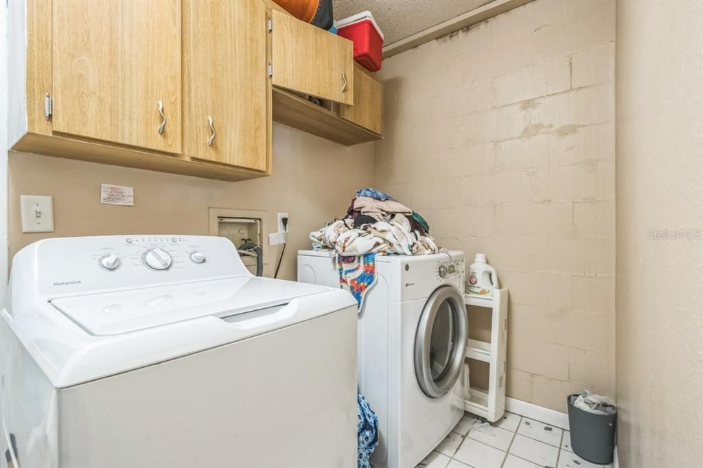 待售: $379,990 (6 贝兹, 0 浴室, 3758 平方英尺)