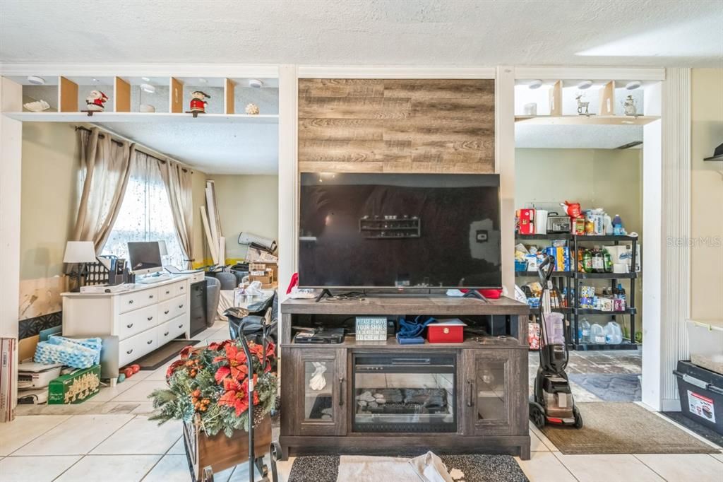 待售: $379,990 (6 贝兹, 0 浴室, 3758 平方英尺)