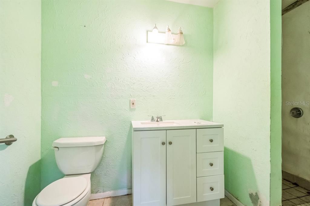 待售: $379,990 (6 贝兹, 0 浴室, 3758 平方英尺)