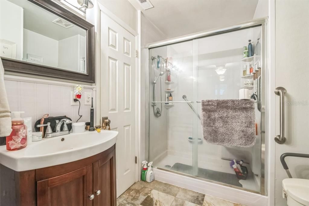 待售: $379,990 (6 贝兹, 0 浴室, 3758 平方英尺)