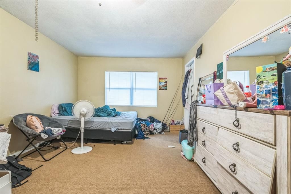 待售: $379,990 (6 贝兹, 0 浴室, 3758 平方英尺)