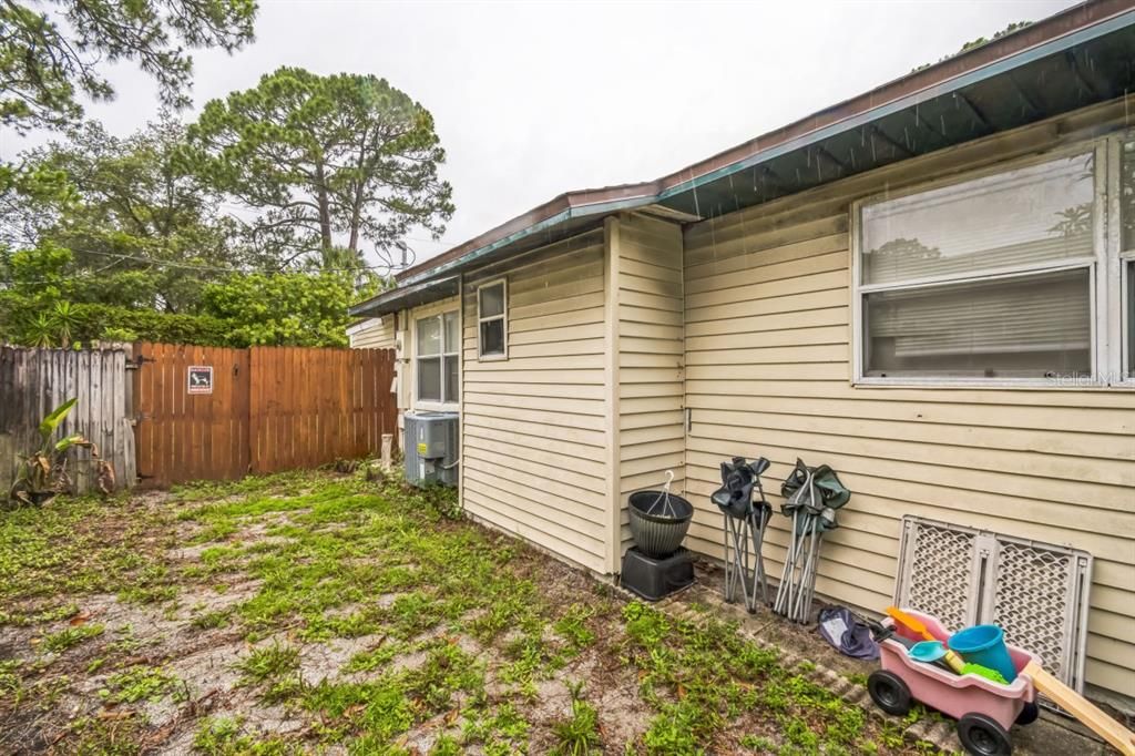 待售: $379,990 (6 贝兹, 0 浴室, 3758 平方英尺)