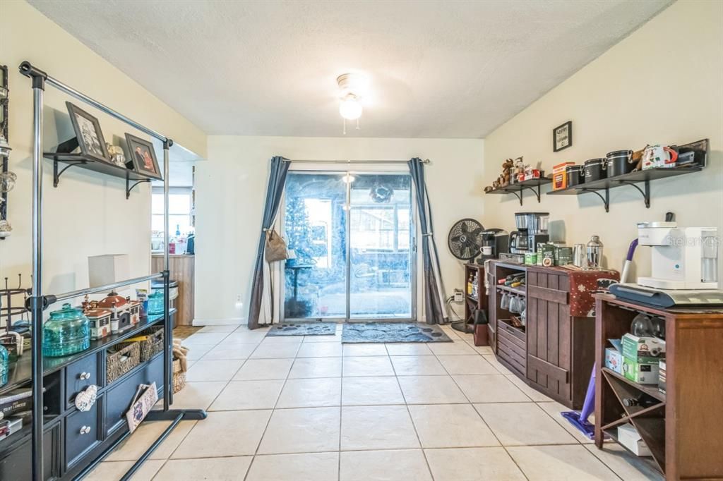 待售: $379,990 (6 贝兹, 0 浴室, 3758 平方英尺)