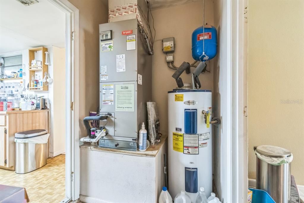 待售: $379,990 (6 贝兹, 0 浴室, 3758 平方英尺)