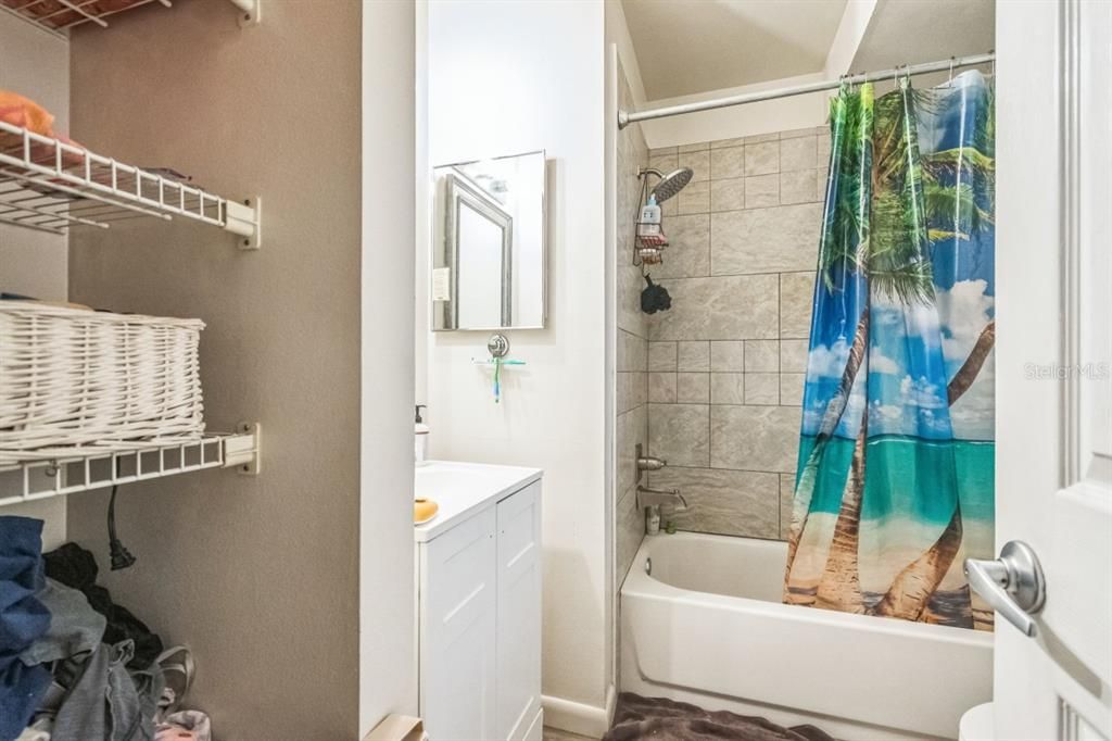 待售: $379,990 (6 贝兹, 0 浴室, 3758 平方英尺)