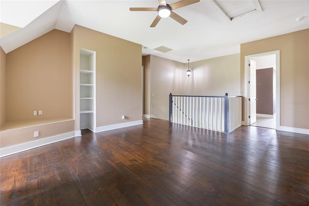 For Sale: $1,100,000 (5 beds, 4 baths, 3990 Square Feet)