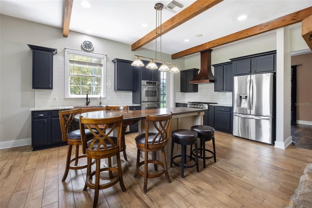 For Sale: $1,100,000 (5 beds, 4 baths, 3990 Square Feet)