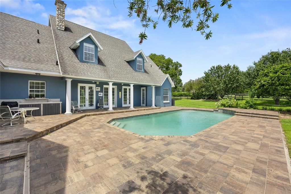 For Sale: $1,100,000 (5 beds, 4 baths, 3990 Square Feet)