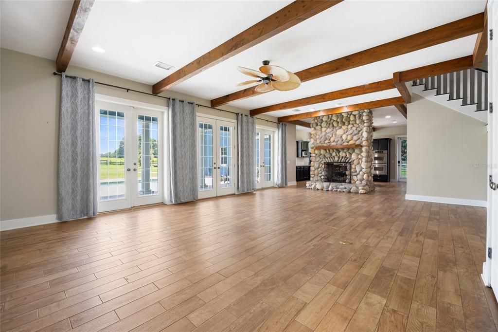 For Sale: $1,100,000 (5 beds, 4 baths, 3990 Square Feet)