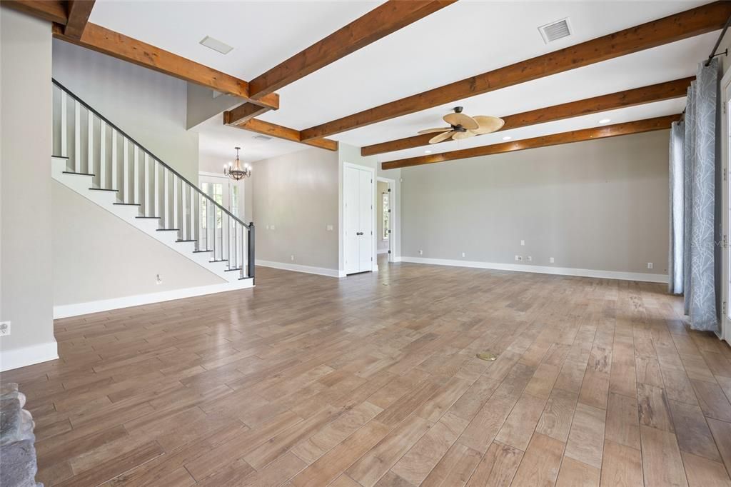 For Sale: $1,100,000 (5 beds, 4 baths, 3990 Square Feet)