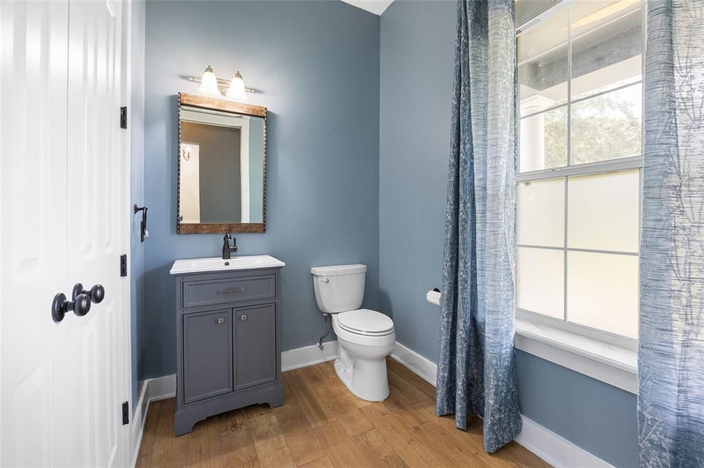 For Sale: $1,100,000 (5 beds, 4 baths, 3990 Square Feet)