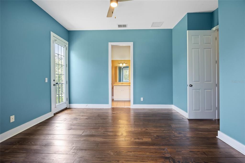 For Sale: $1,100,000 (5 beds, 4 baths, 3990 Square Feet)