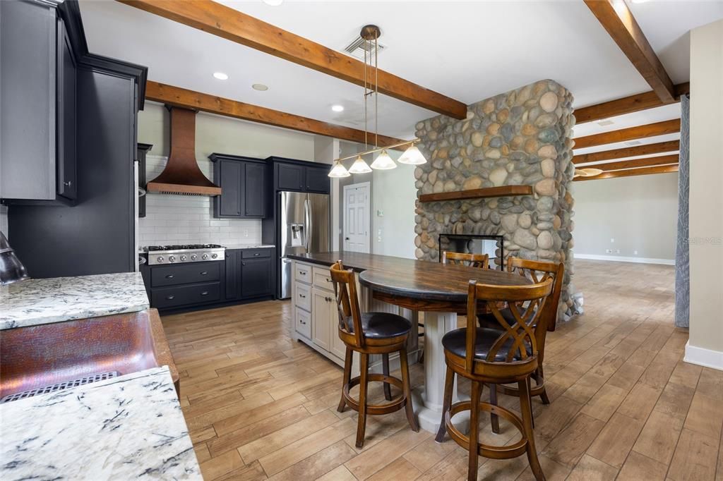 For Sale: $1,100,000 (5 beds, 4 baths, 3990 Square Feet)