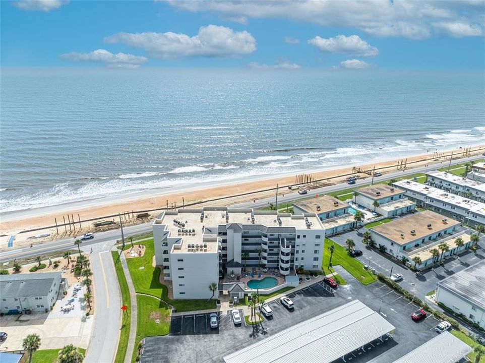 合同活跃: $375,000 (2 贝兹, 2 浴室, 1056 平方英尺)