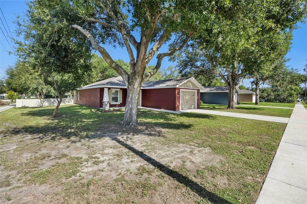 Activo con contrato: $299,900 (3 camas, 2 baños, 1363 Pies cuadrados)