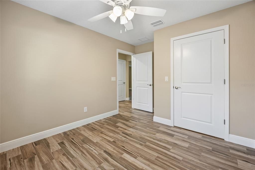 Activo con contrato: $299,900 (3 camas, 2 baños, 1363 Pies cuadrados)