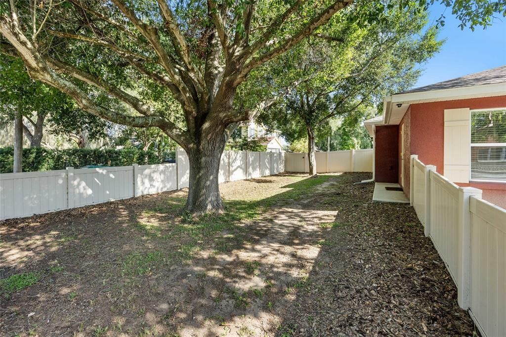 Activo con contrato: $299,900 (3 camas, 2 baños, 1363 Pies cuadrados)