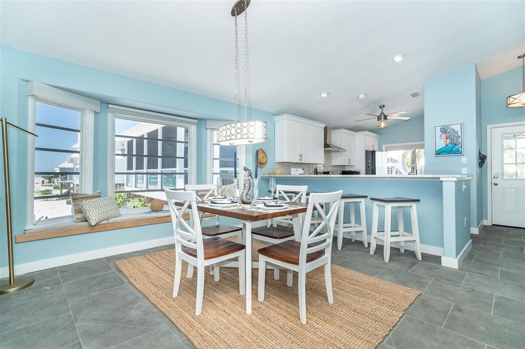 На продажу: $1,979,000 (2 спален, 2 ванн, 1258 Квадратных фут)