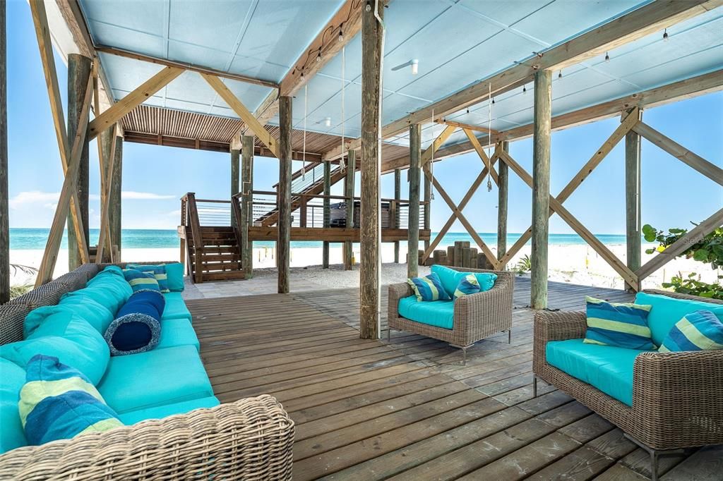 На продажу: $1,979,000 (2 спален, 2 ванн, 1258 Квадратных фут)