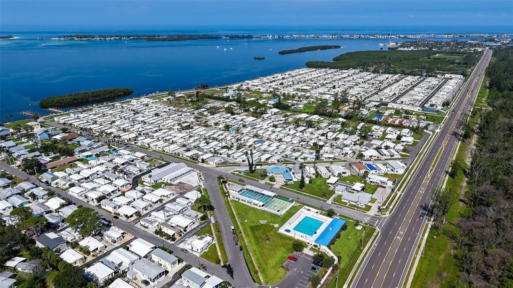 待售: $500,000 (0.23 acres)