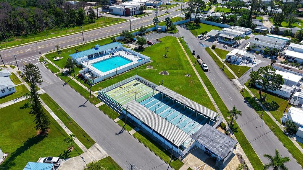 待售: $500,000 (0.23 acres)