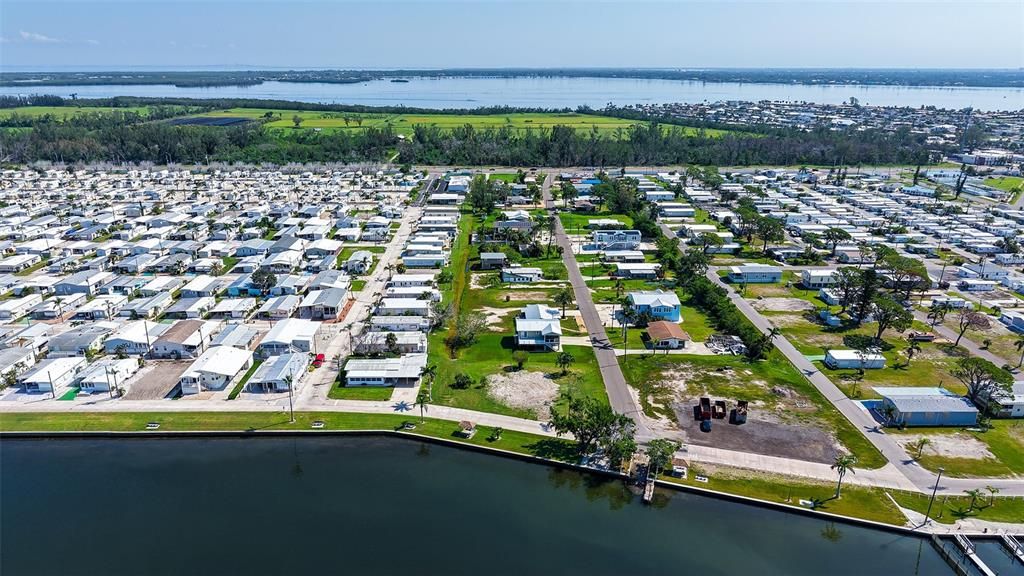 待售: $500,000 (0.23 acres)