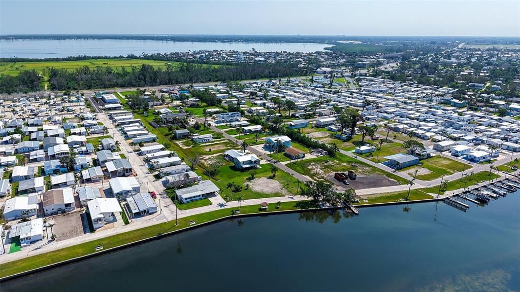 待售: $500,000 (0.23 acres)