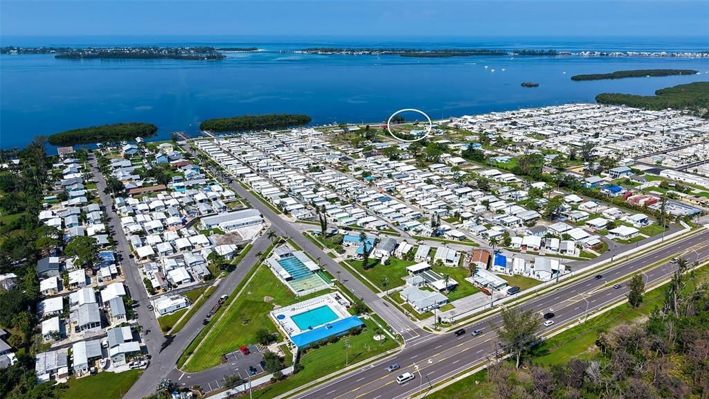 待售: $500,000 (0.23 acres)