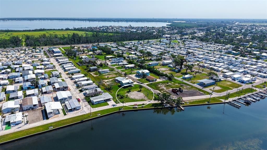 待售: $500,000 (0.23 acres)