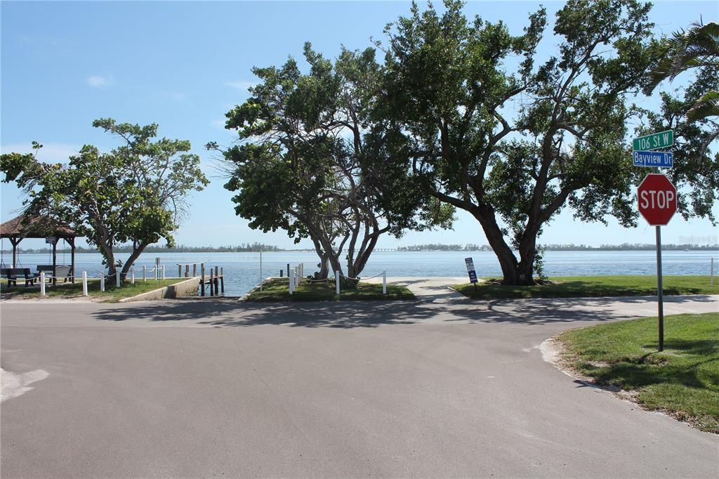 待售: $500,000 (0.23 acres)