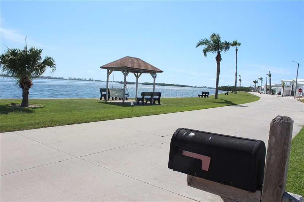 待售: $500,000 (0.23 acres)