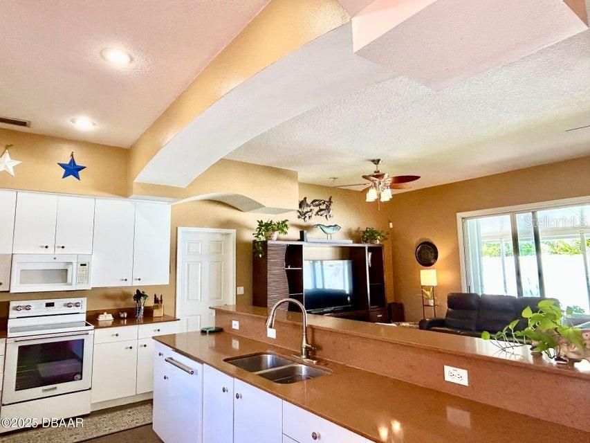 待售: $567,900 (3 贝兹, 2 浴室, 1631 平方英尺)