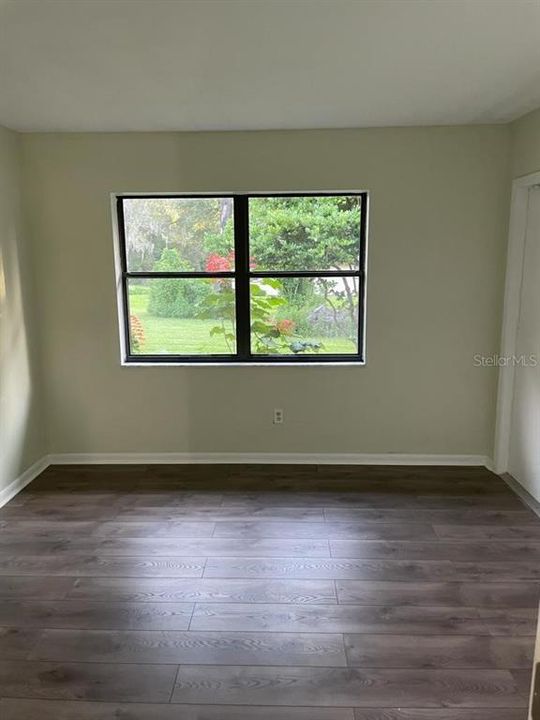 Active With Contract: $199,900 (3 beds, 2 baths, 1460 Square Feet)