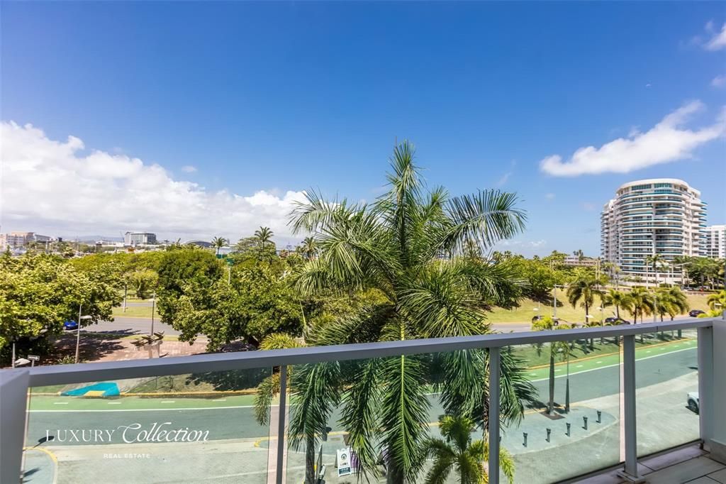 Active With Contract: $950,000 (1 beds, 2 baths, 1088 Square Feet)