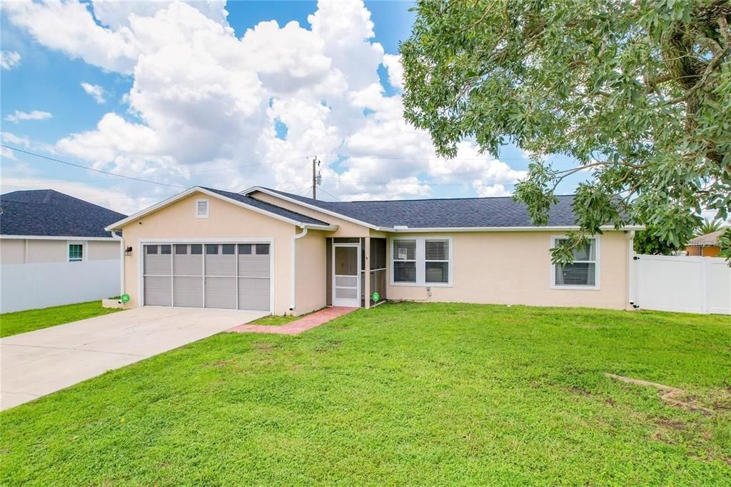 For Rent: $2,550 (3 beds, 2 baths, 1226 Square Feet)